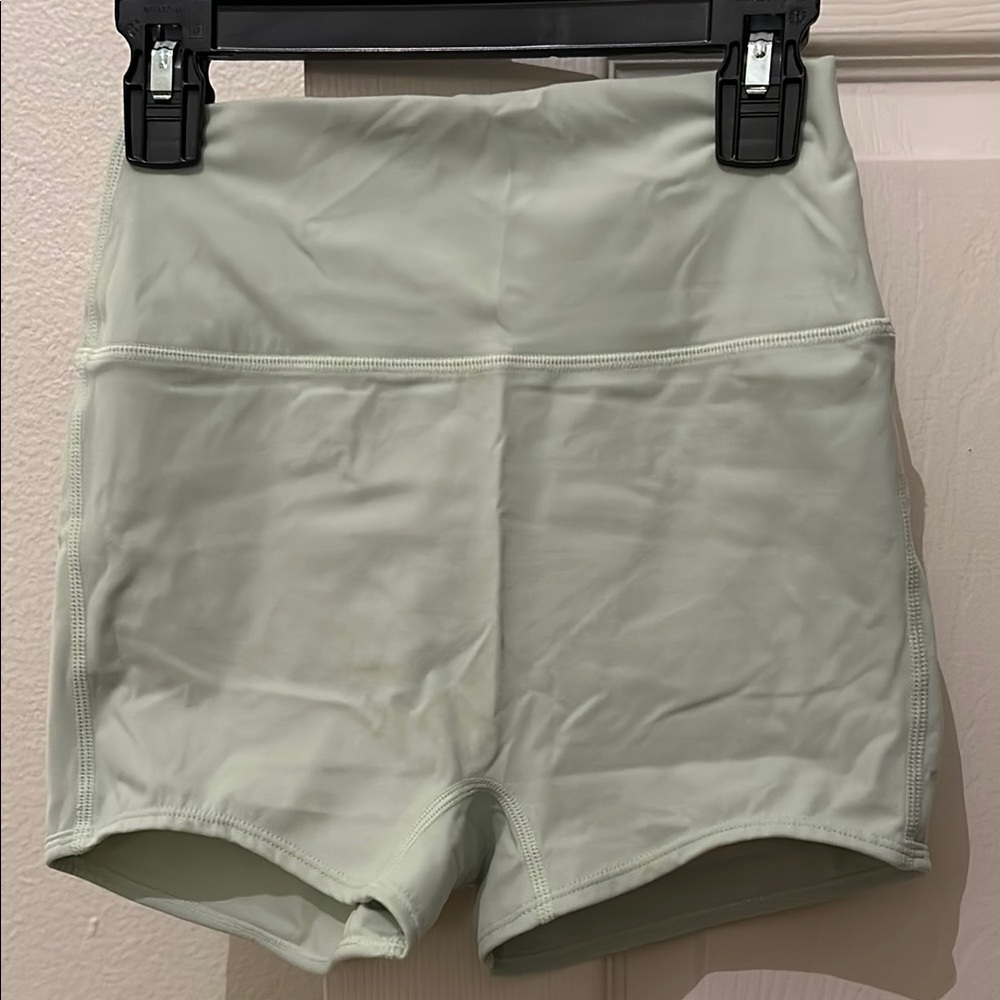 Buffbunny Women's High-Waisted Shorts - Light Green/ Mojave Mint